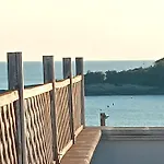 Montedarena Silver - A Due Passi Dal Mare アパート プルサーノ